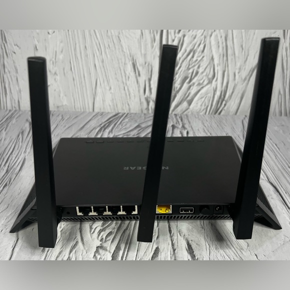NETGEAR Nighthawk R7000 AC1900 Smart WiFi Router Pre Owned Cable Internet - Picture 4 of 6